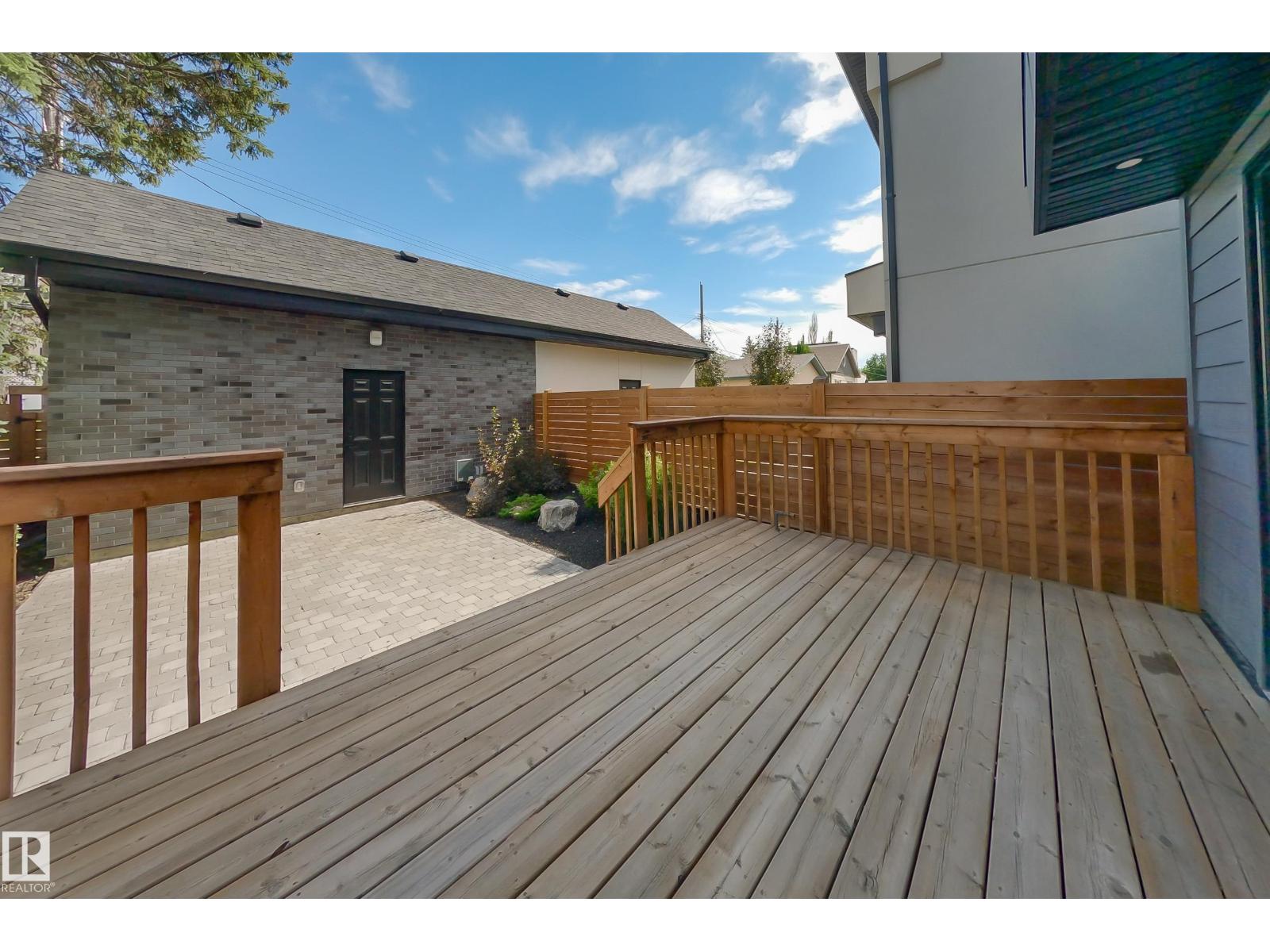 8803 STRATHEARN DR NW, Edmonton