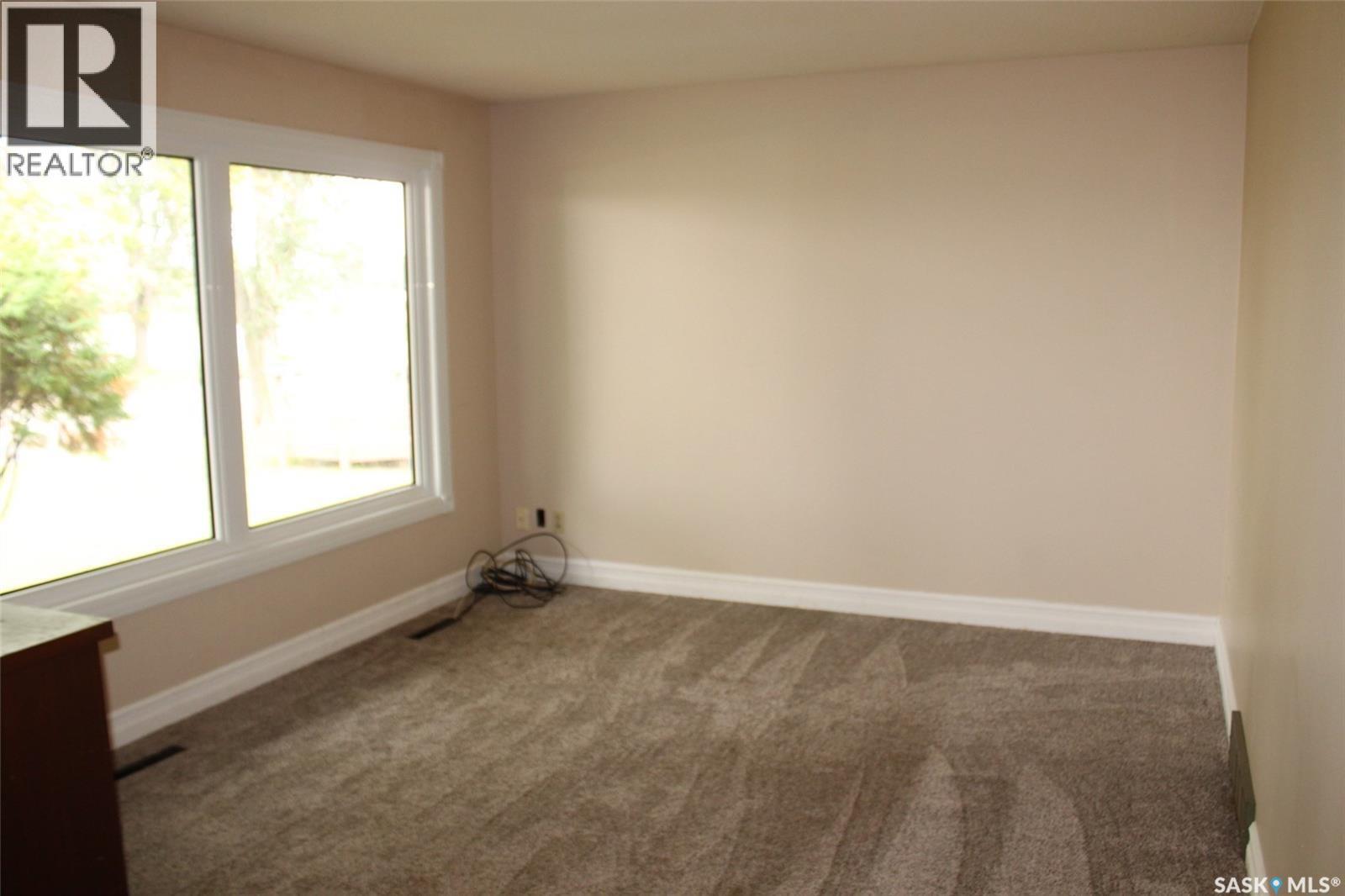 310 1ST AVENUE W - 13