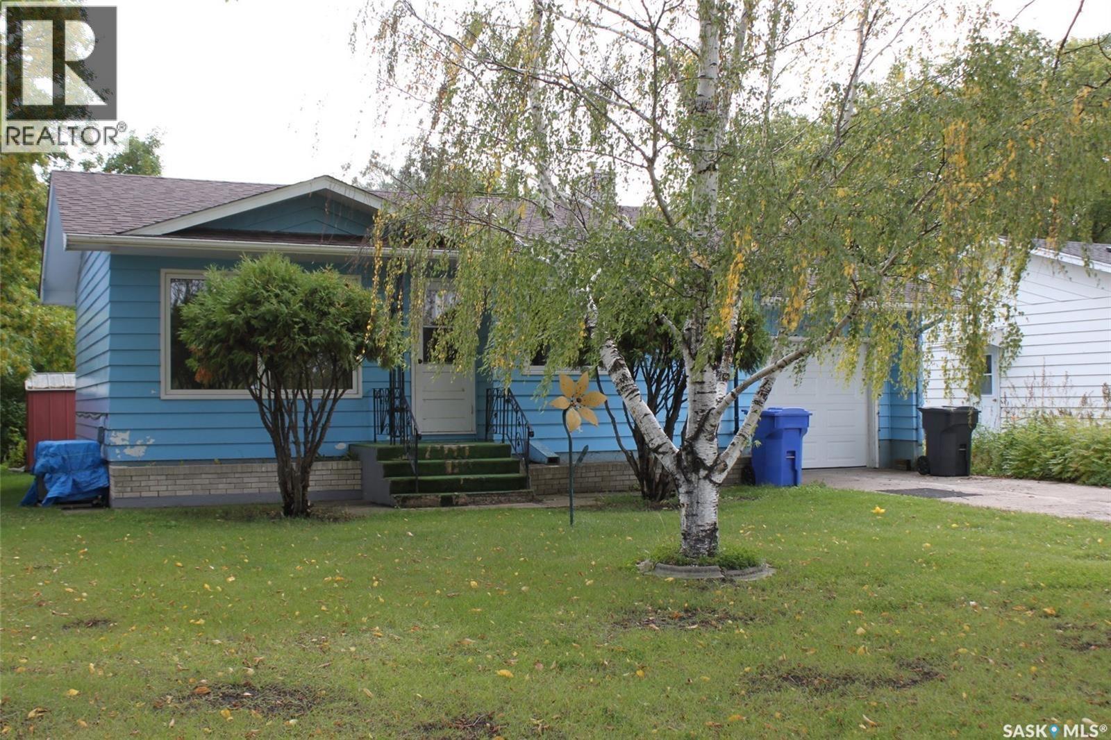 310 1st AVENUE W - Photo 2 of 23, Canora, Saskatchewan