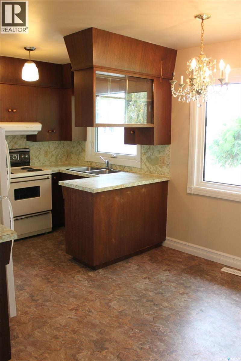310 1ST AVENUE W - 7