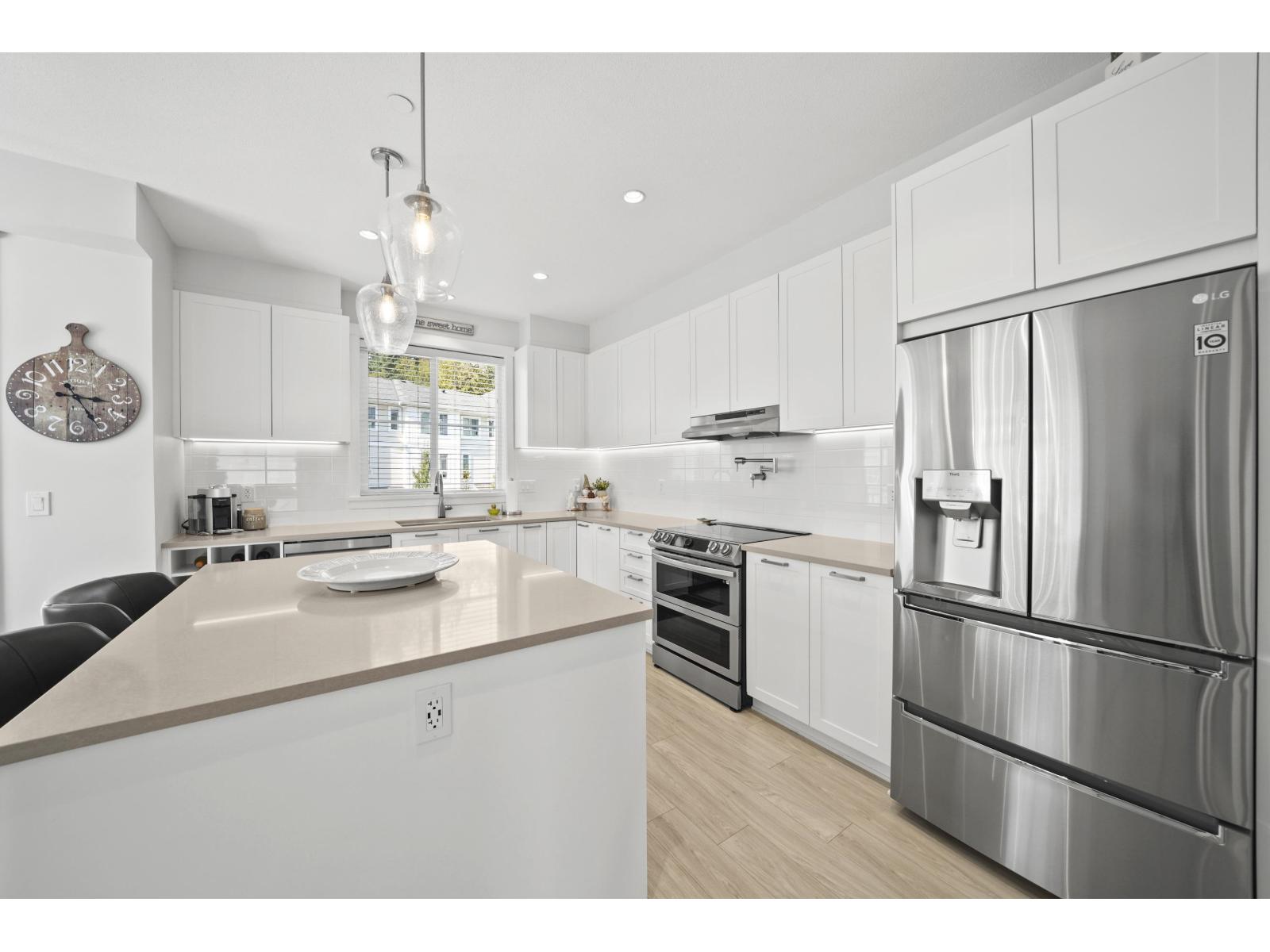 115 8335 NELSON STREET, Mission