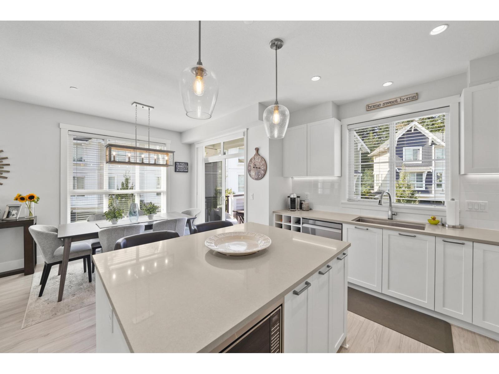 115 8335 NELSON STREET, Mission