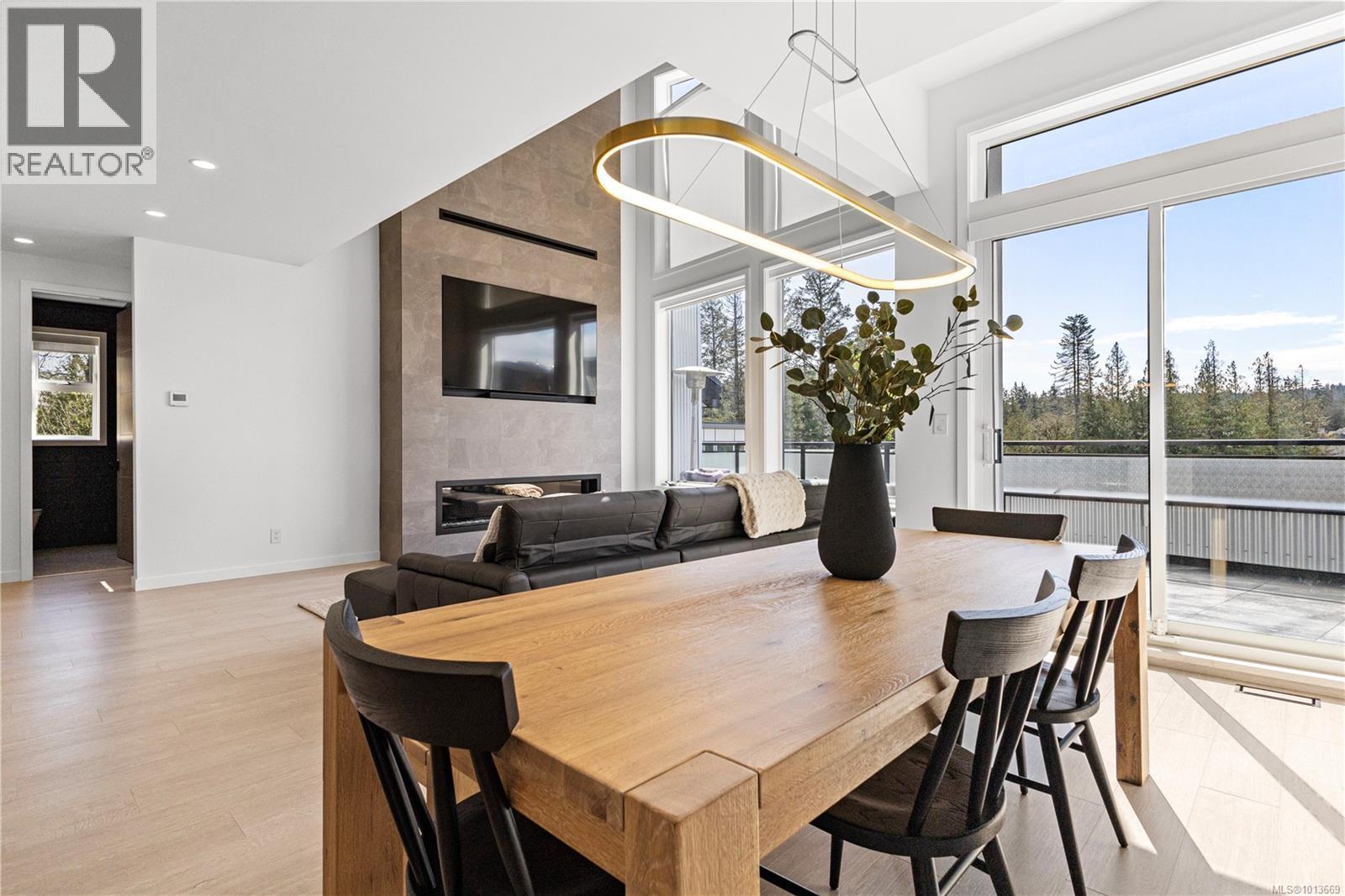  1046 Golden Spire Crescent, Langford