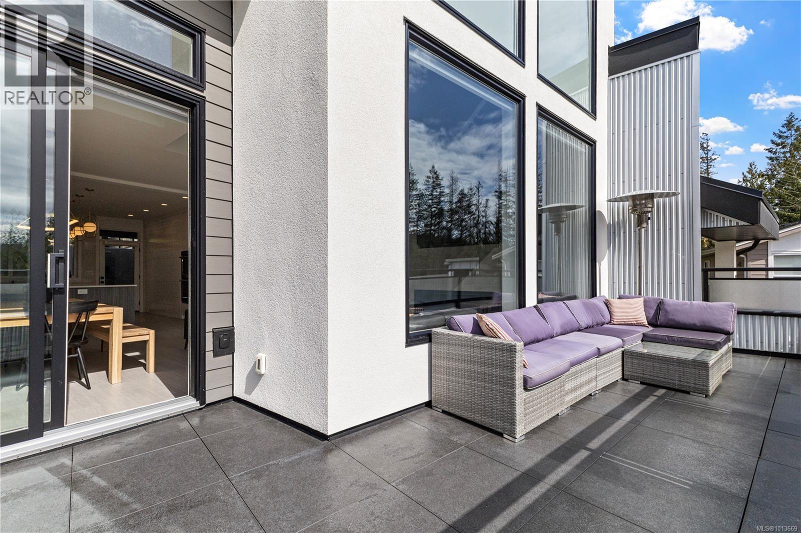  1046 Golden Spire Crescent, Langford