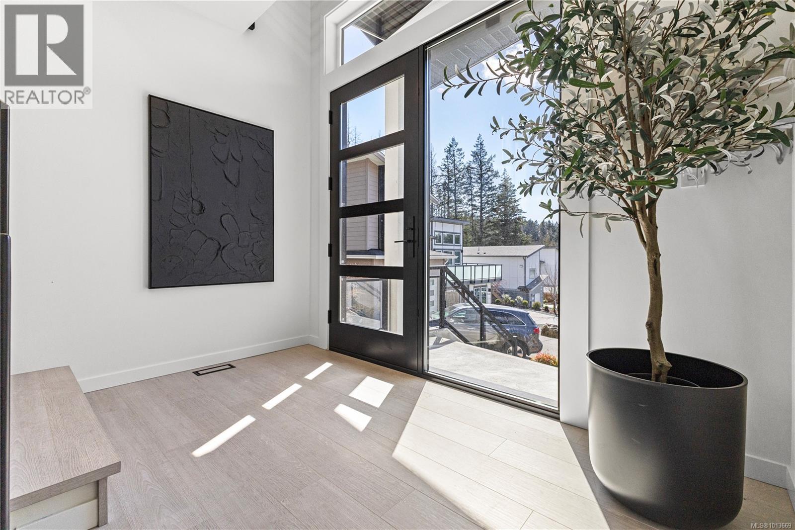 1046 Golden Spire Crescent, Langford