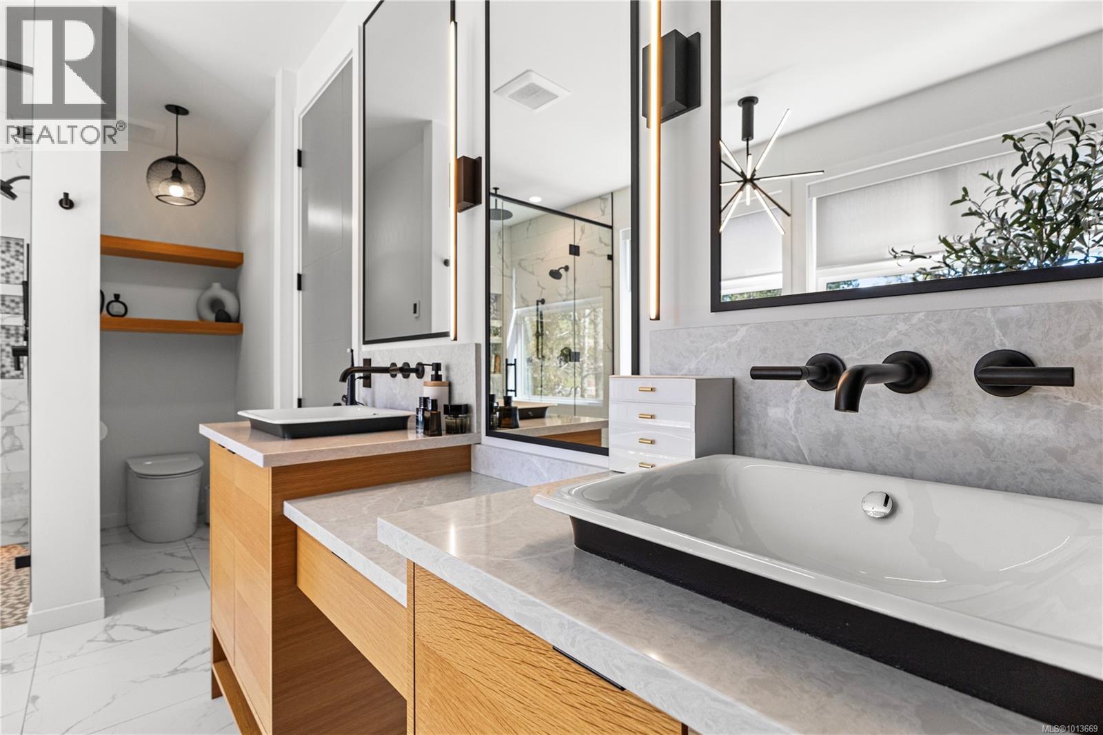  1046 Golden Spire Crescent, Langford