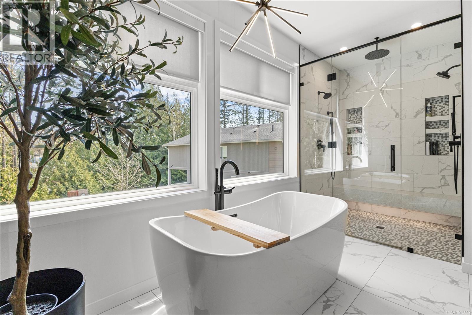  1046 Golden Spire Crescent, Langford