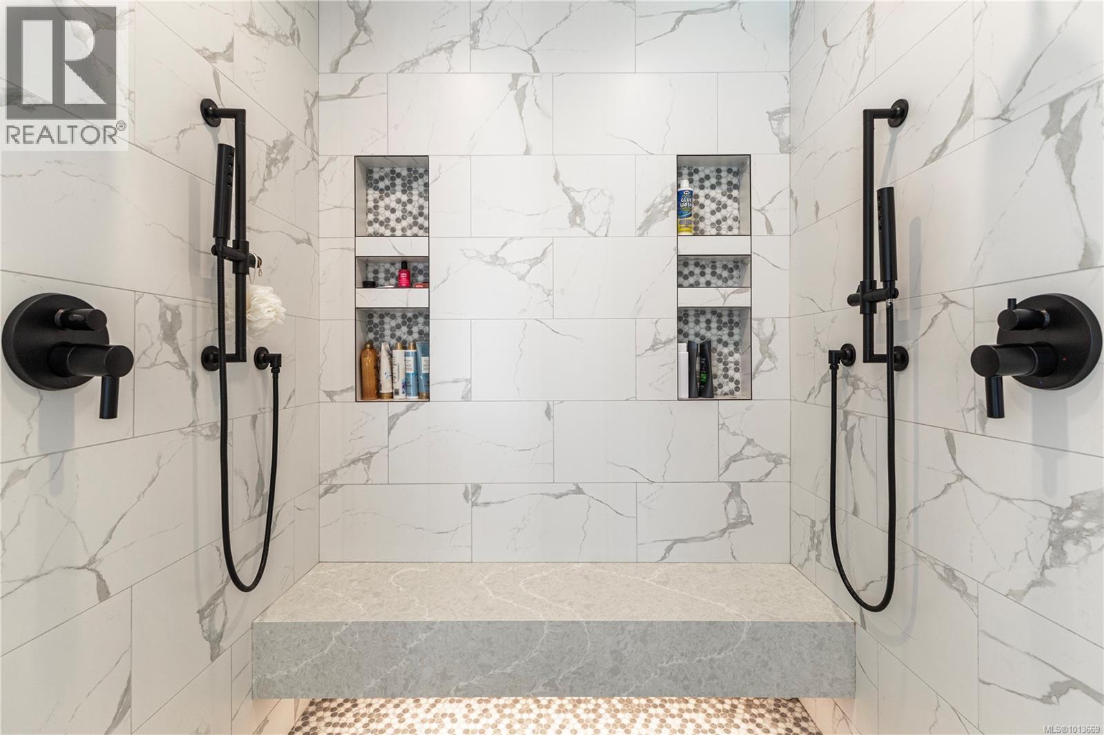  1046 Golden Spire Crescent, Langford