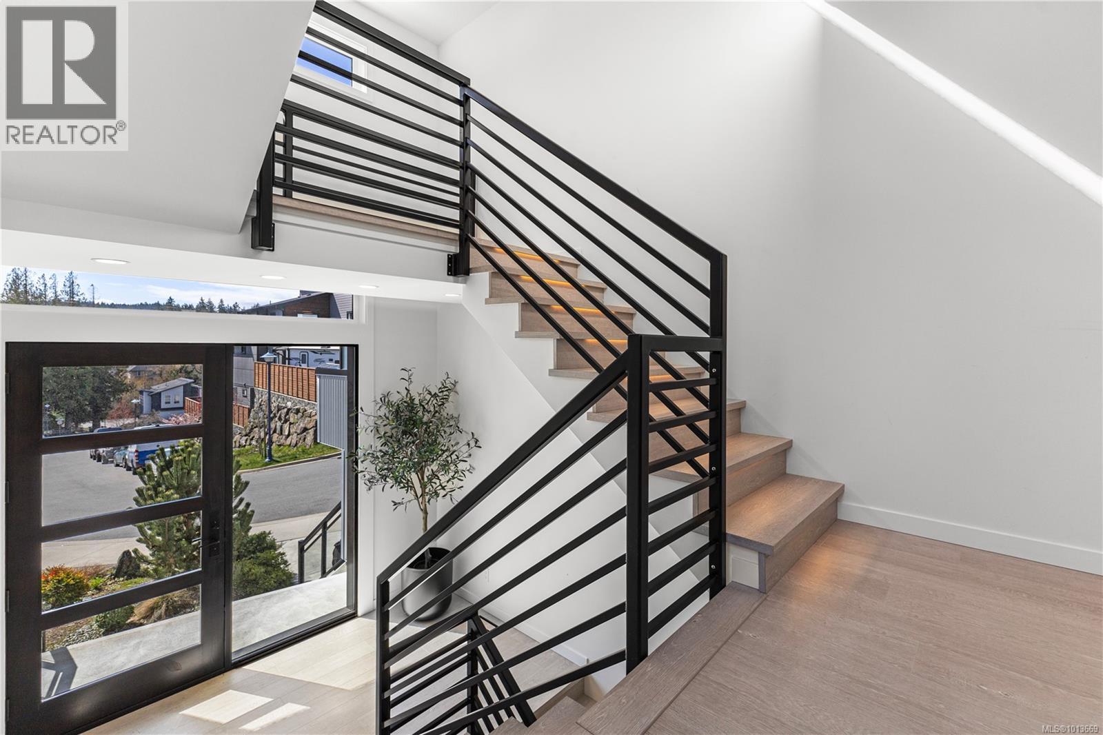  1046 Golden Spire Crescent, Langford