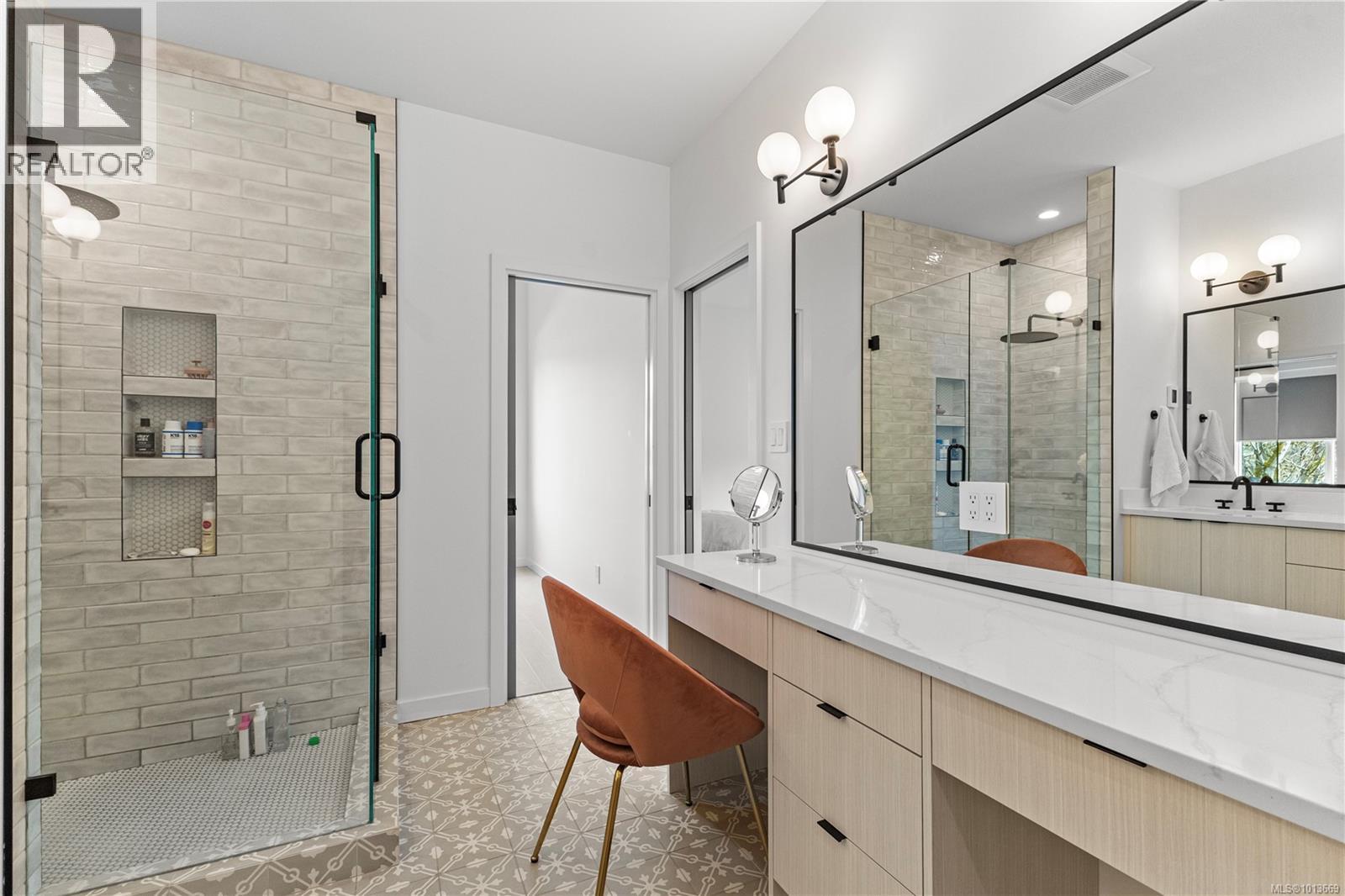  1046 Golden Spire Crescent, Langford