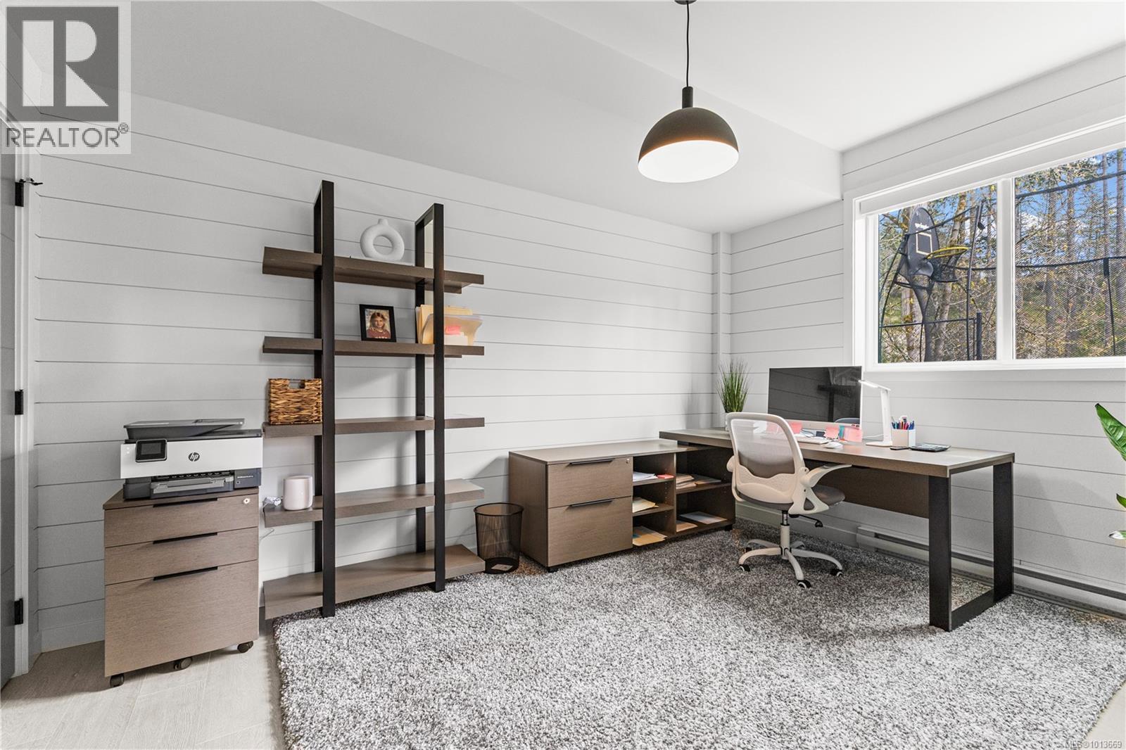  1046 Golden Spire Crescent, Langford