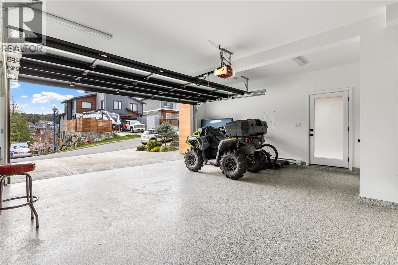  1046 Golden Spire Crescent, Langford