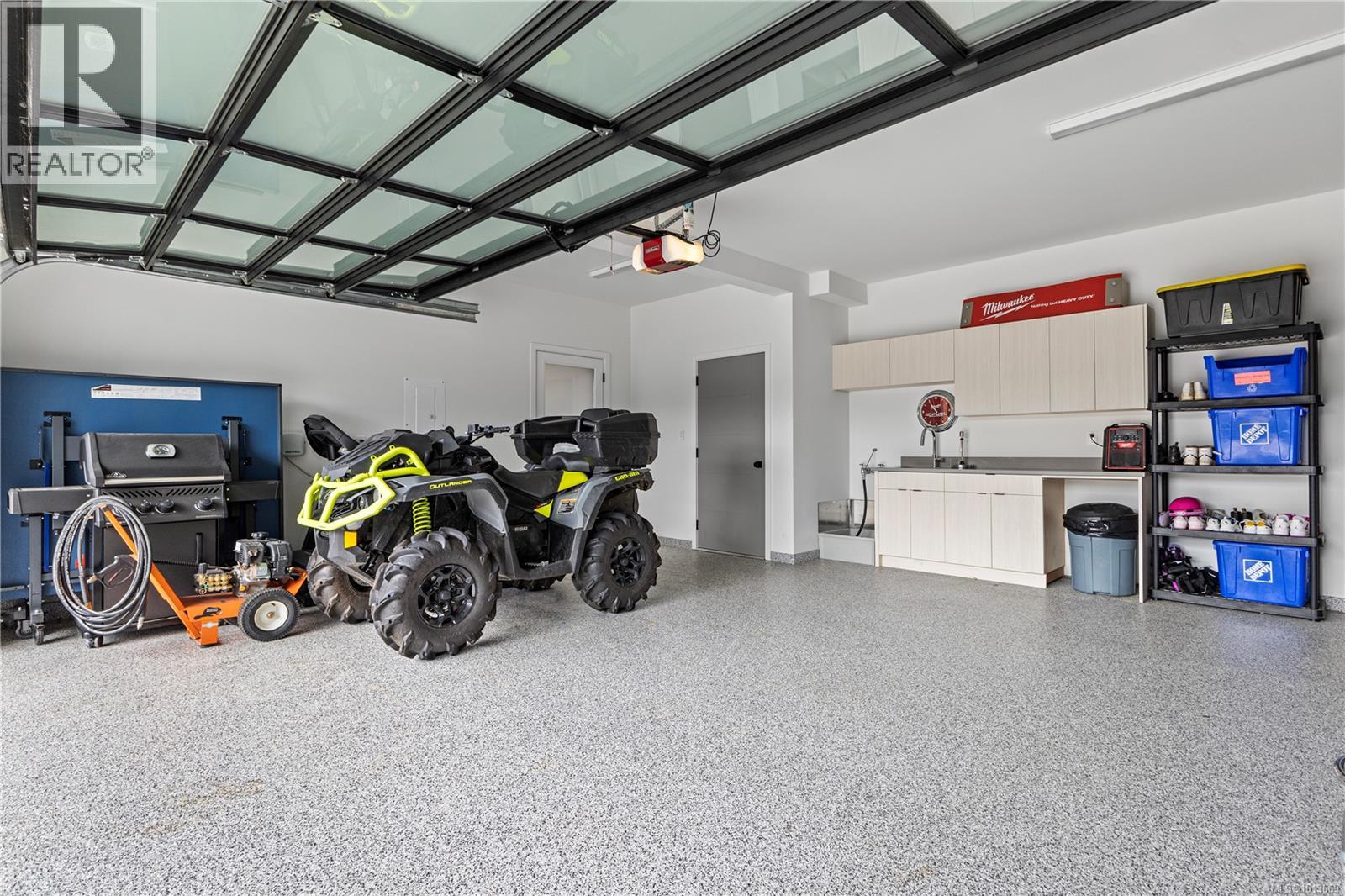  1046 Golden Spire Crescent, Langford