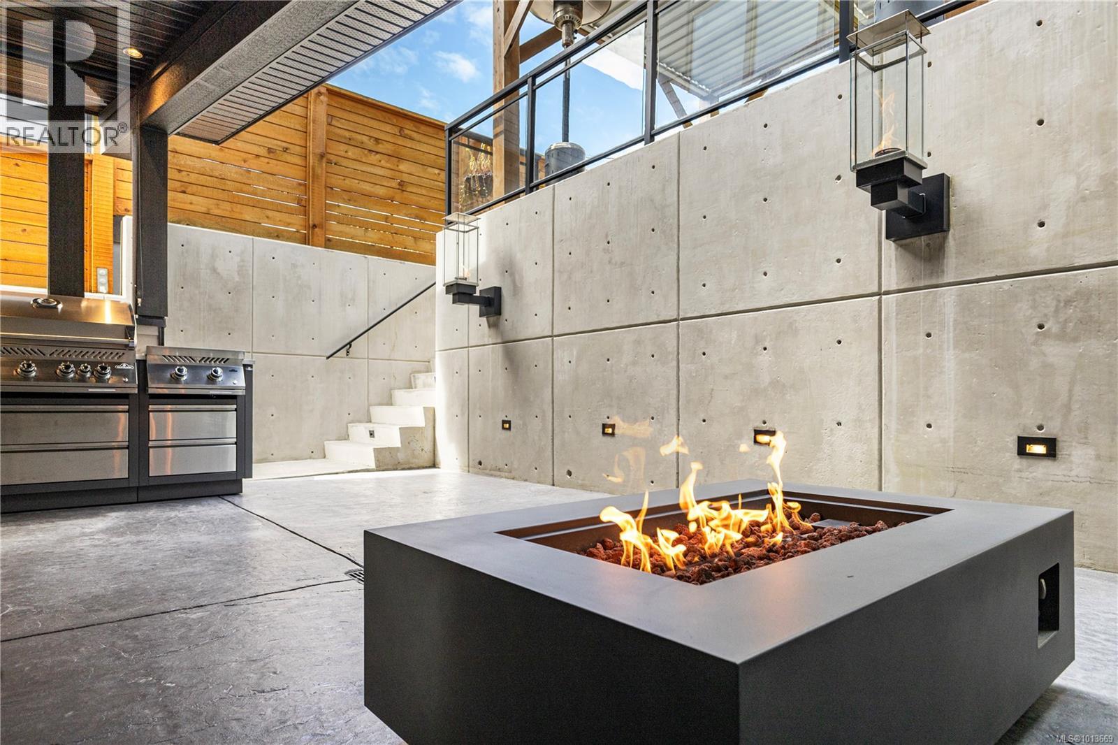  1046 Golden Spire Crescent, Langford