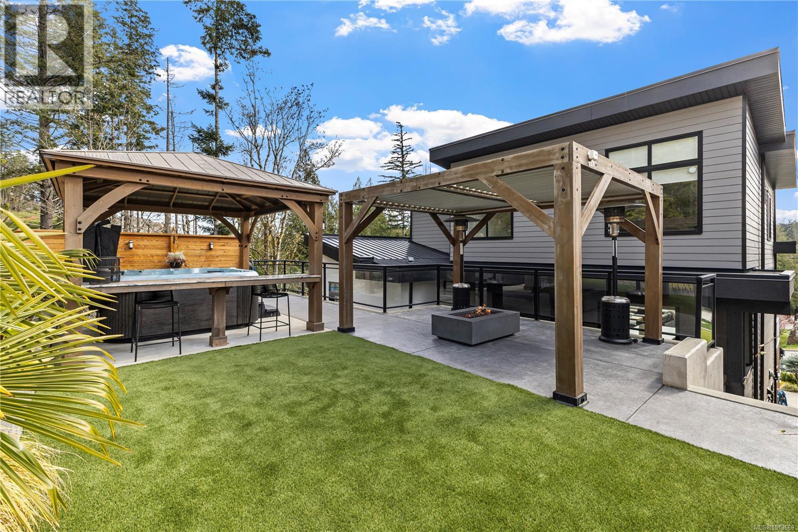  1046 Golden Spire Crescent, Langford