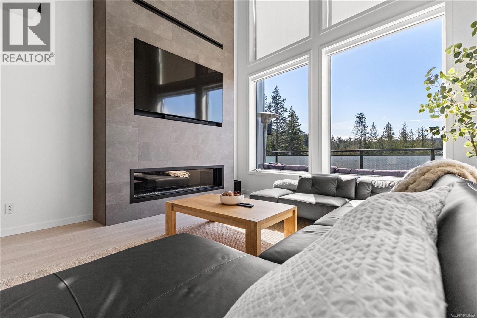  1046 Golden Spire Crescent, Langford