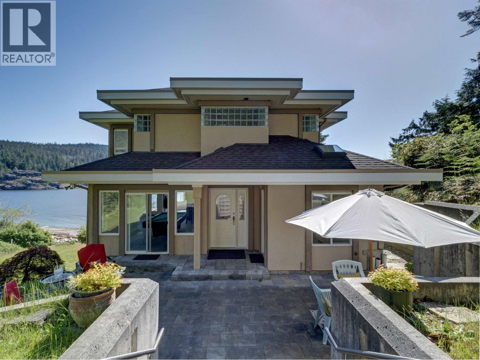 7659 REDROOFFS ROAD, Halfmoon Bay