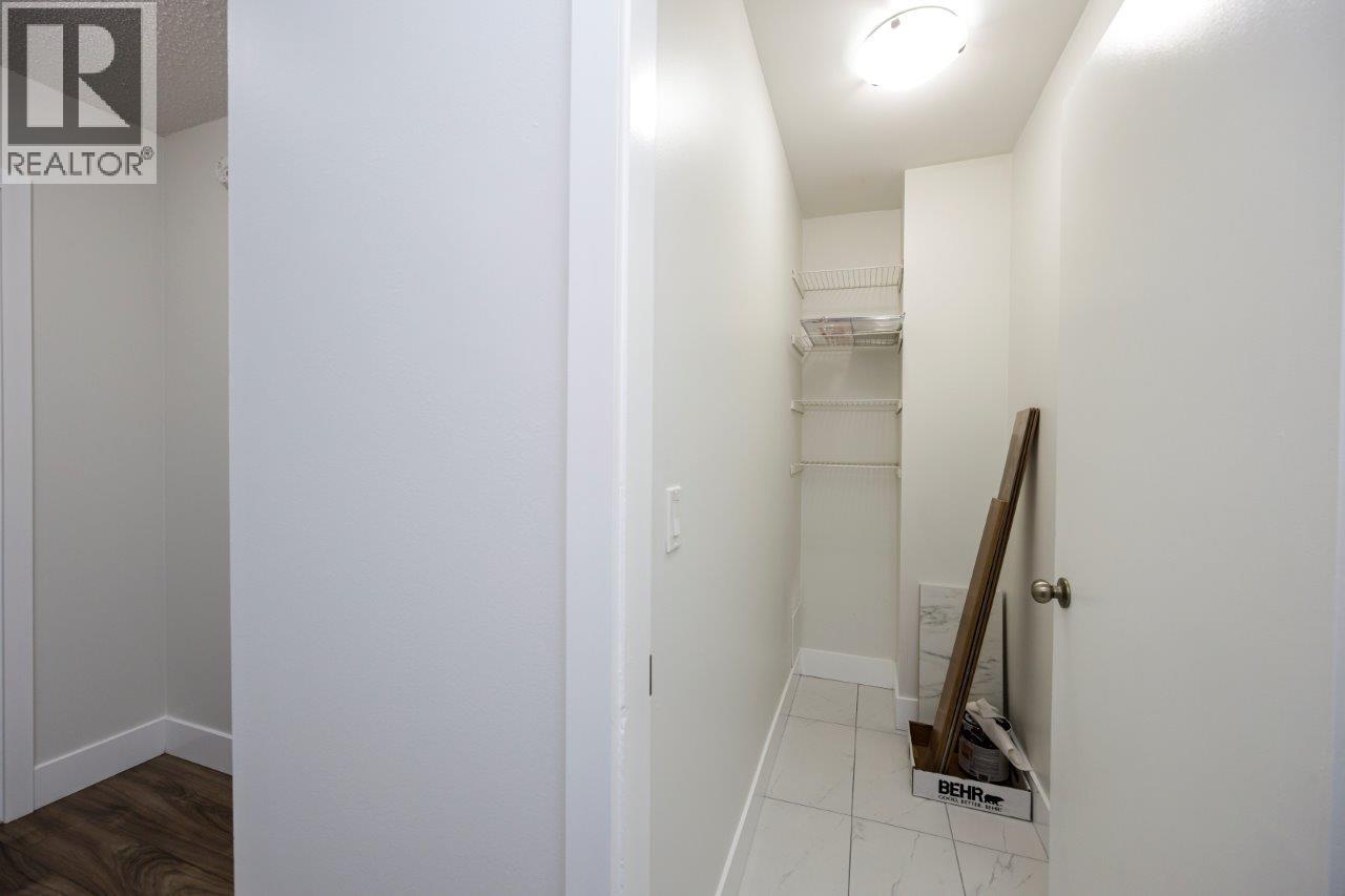 156 200 WESTHILL PLACE, Port Moody