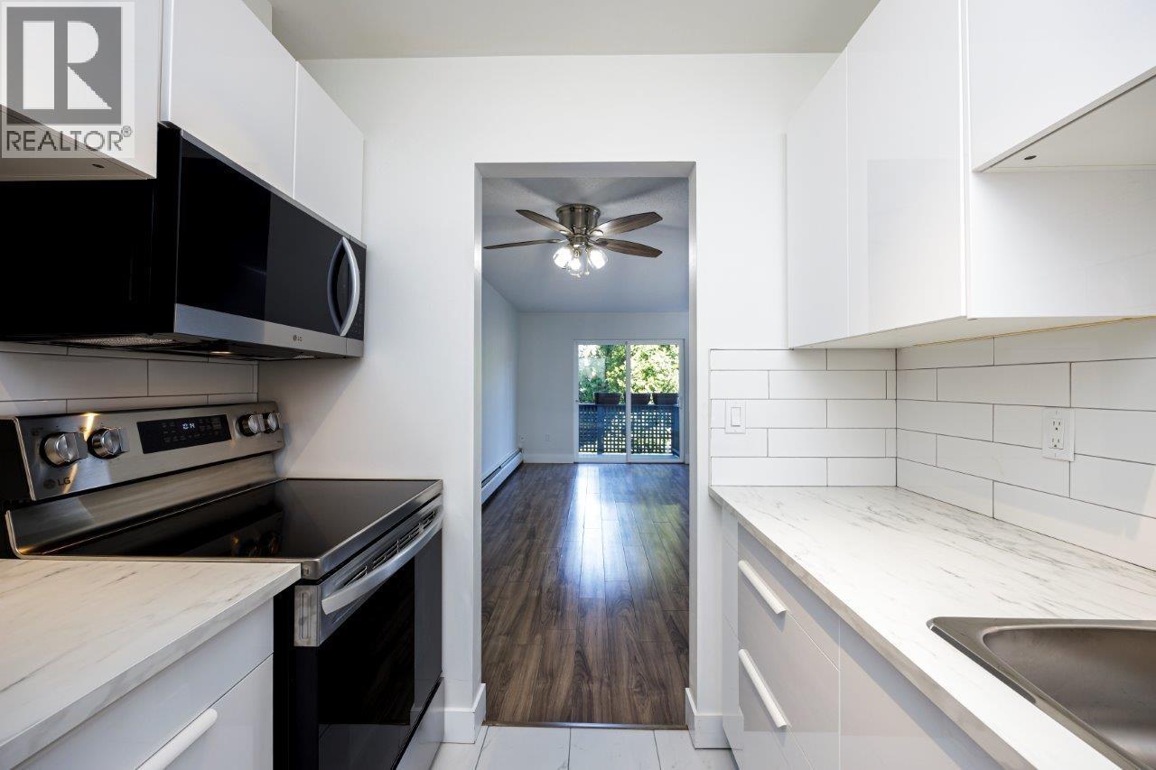 156 200 WESTHILL PLACE, Port Moody