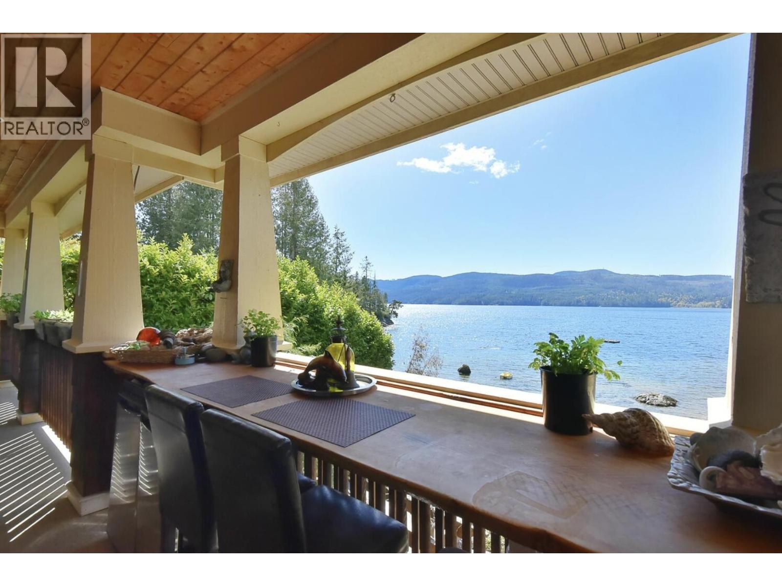 7545 ISLETS PLACE, Sechelt