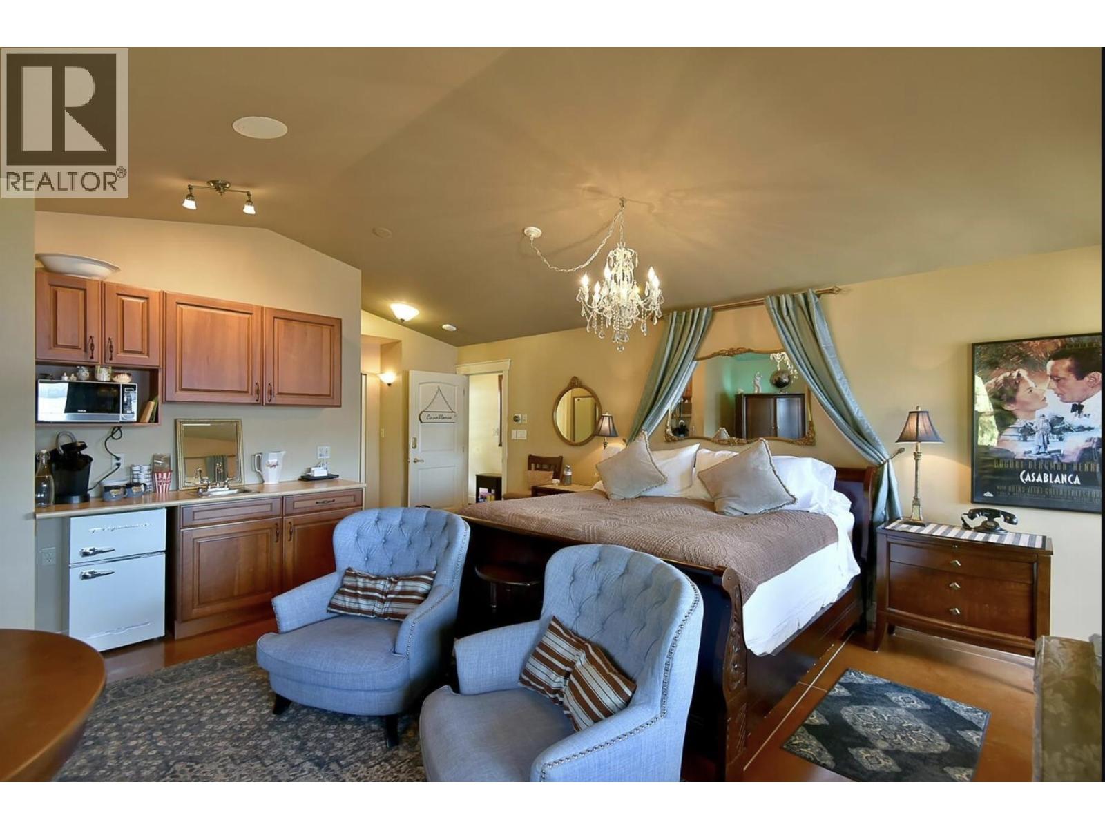 7545 ISLETS PLACE, Sechelt