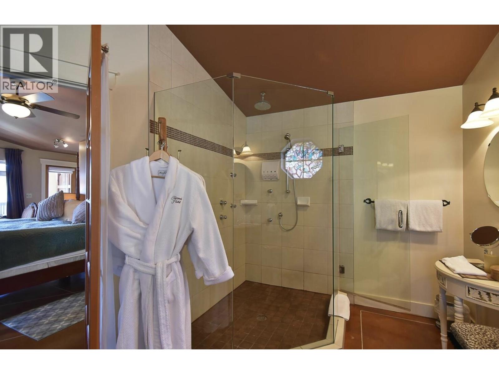 7545 ISLETS PLACE, Sechelt