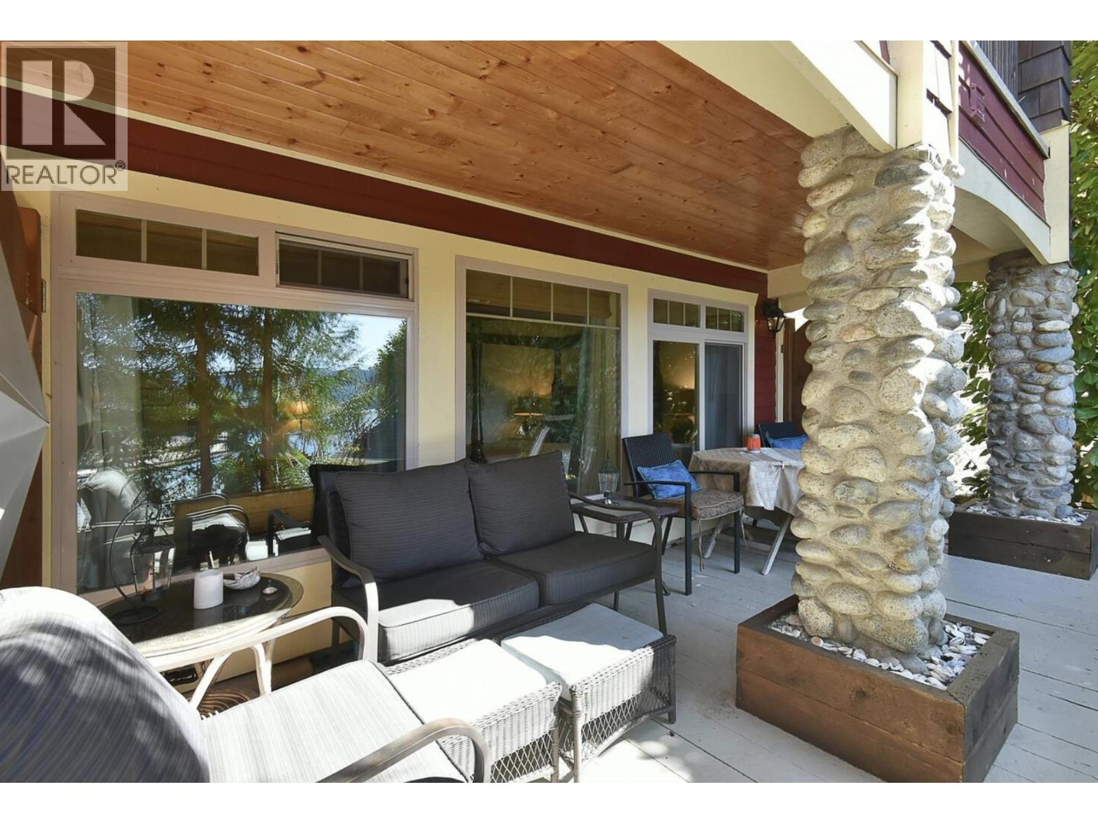7545 ISLETS PLACE, Sechelt