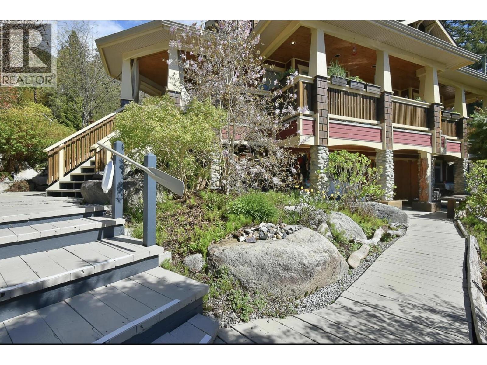 7545 ISLETS PLACE, Sechelt
