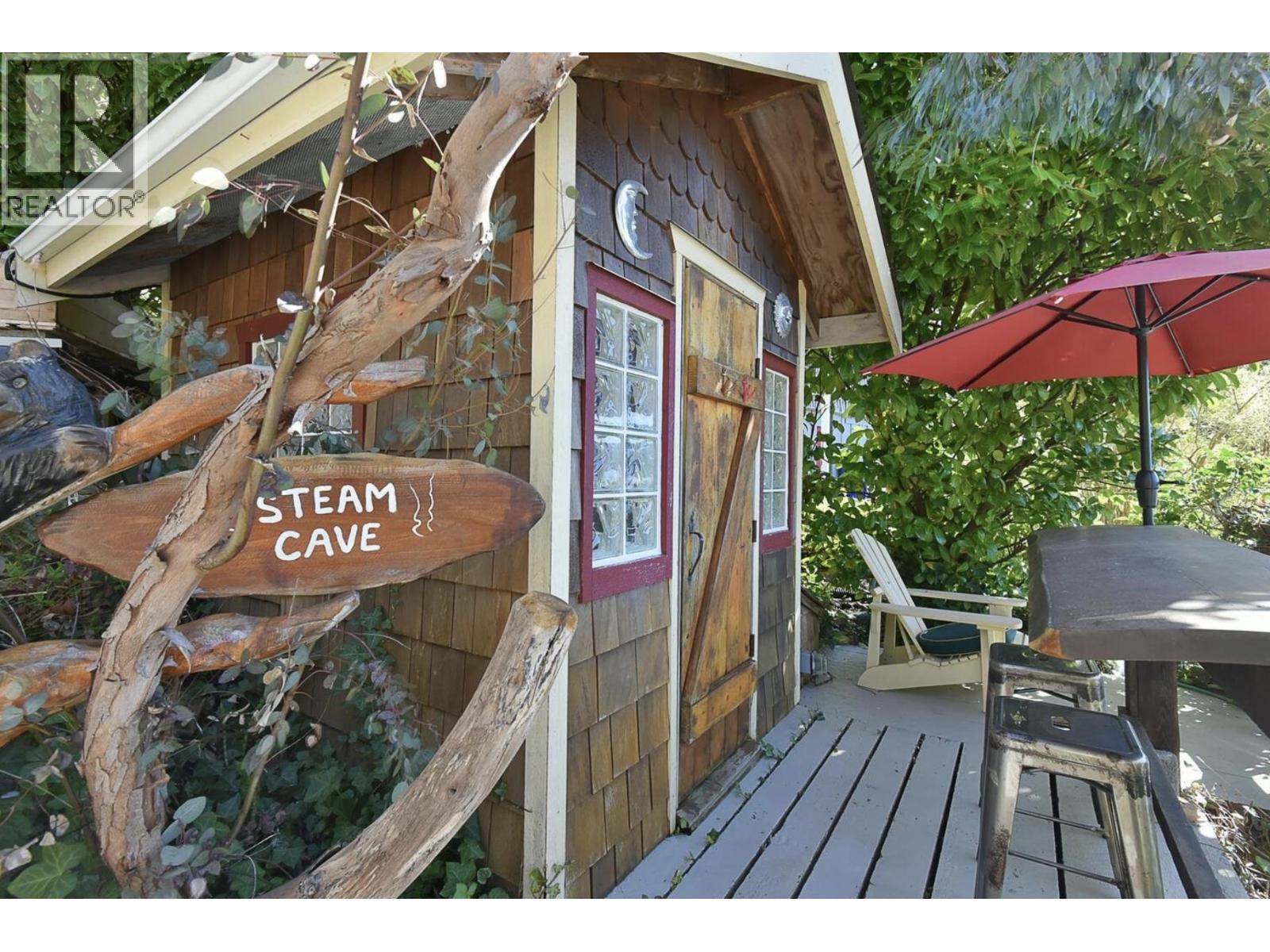 7545 ISLETS PLACE, Sechelt