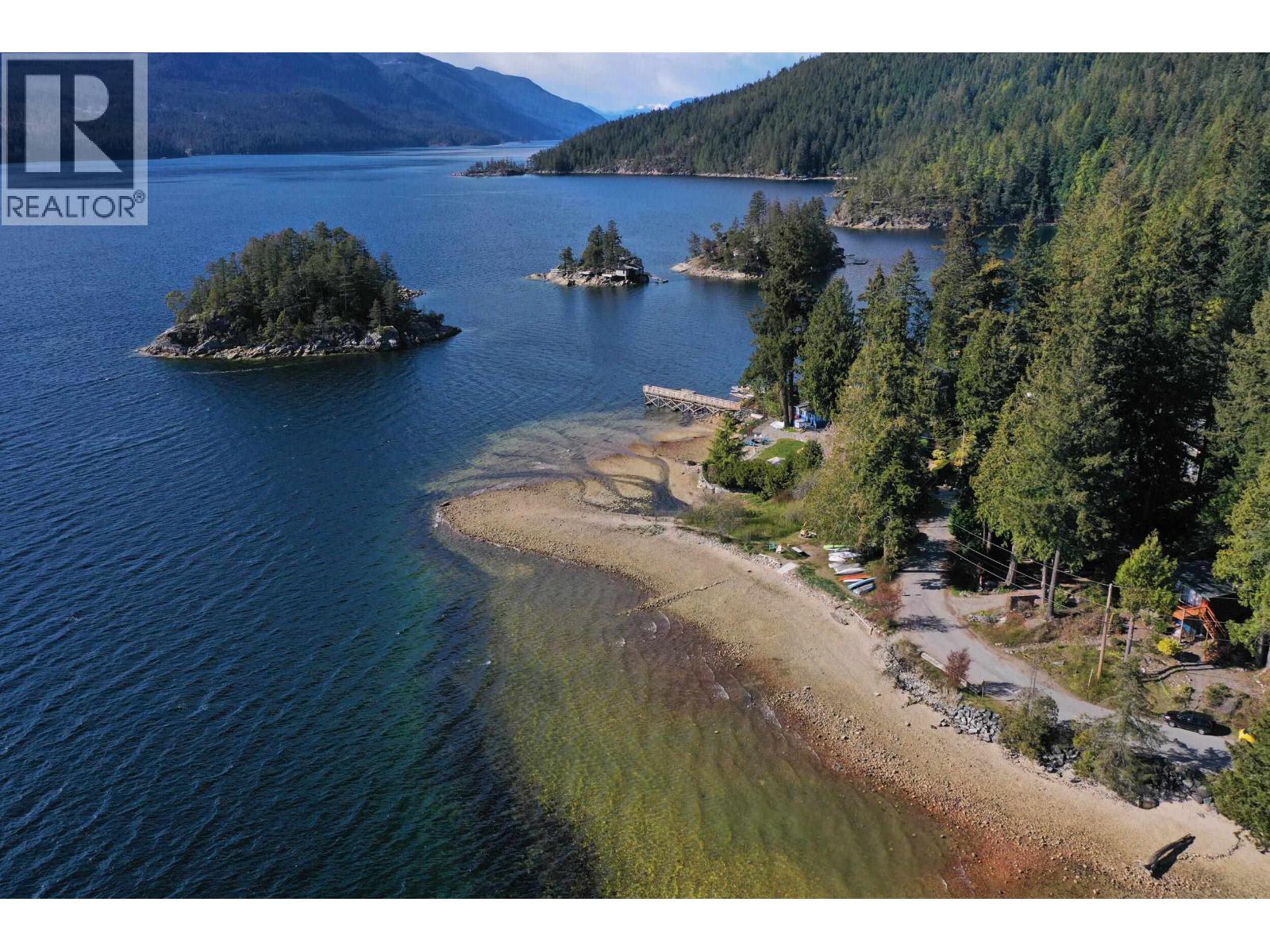 7545 ISLETS PLACE, Sechelt