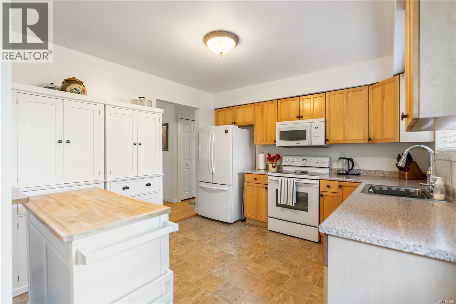  4343 Cedar Hill Road, Saanich