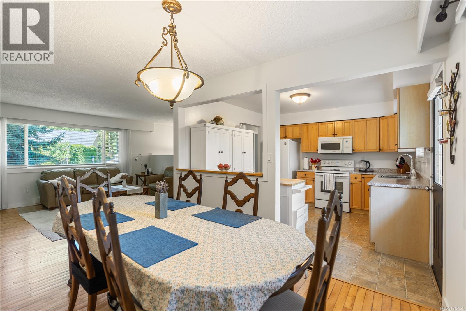  4343 Cedar Hill Road, Saanich