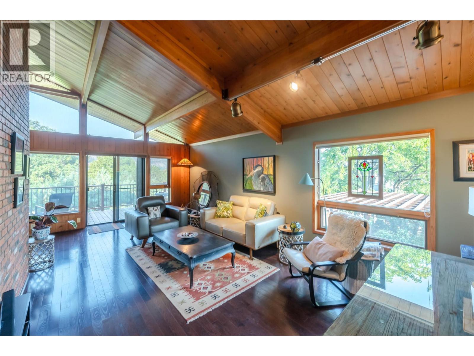 975 Heron Court, Oliver