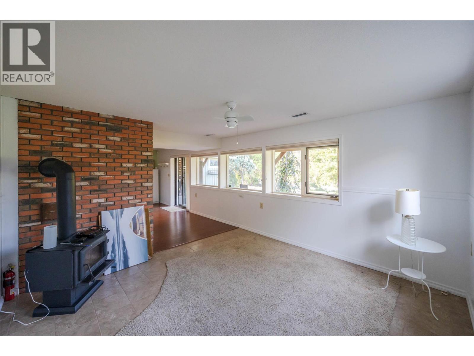 975 Heron Court, Oliver