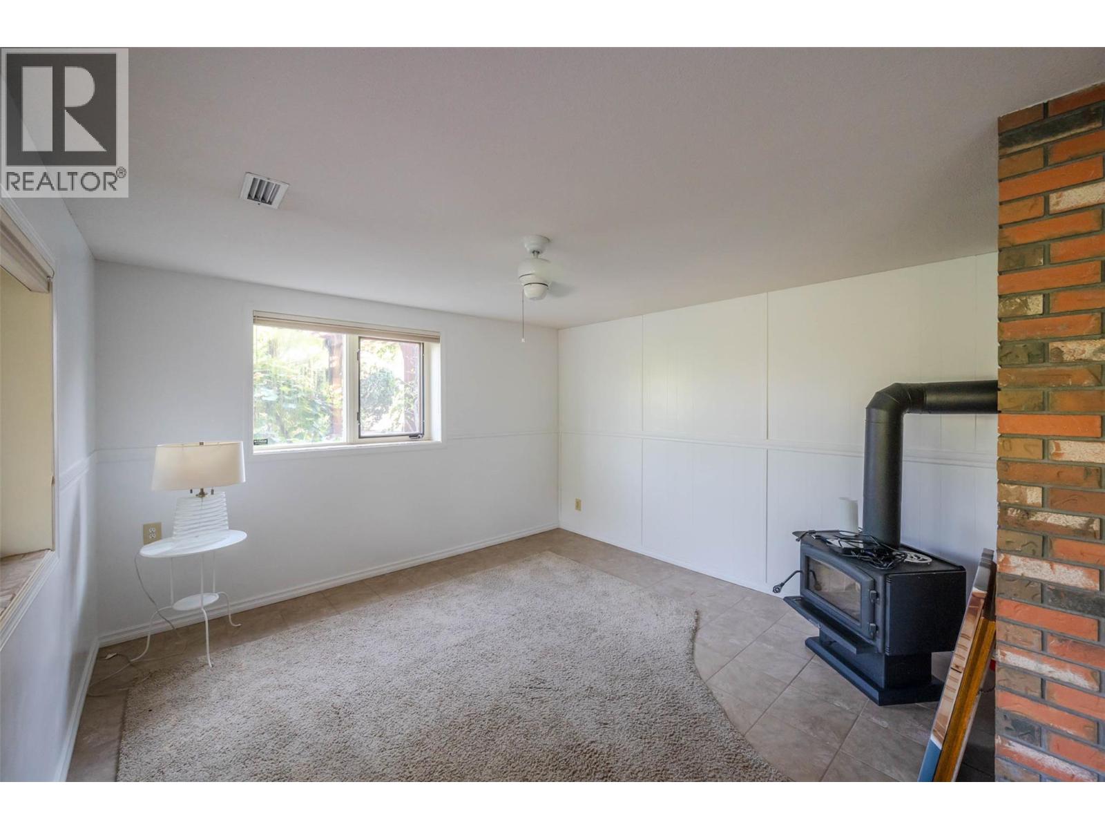 975 Heron Court, Oliver