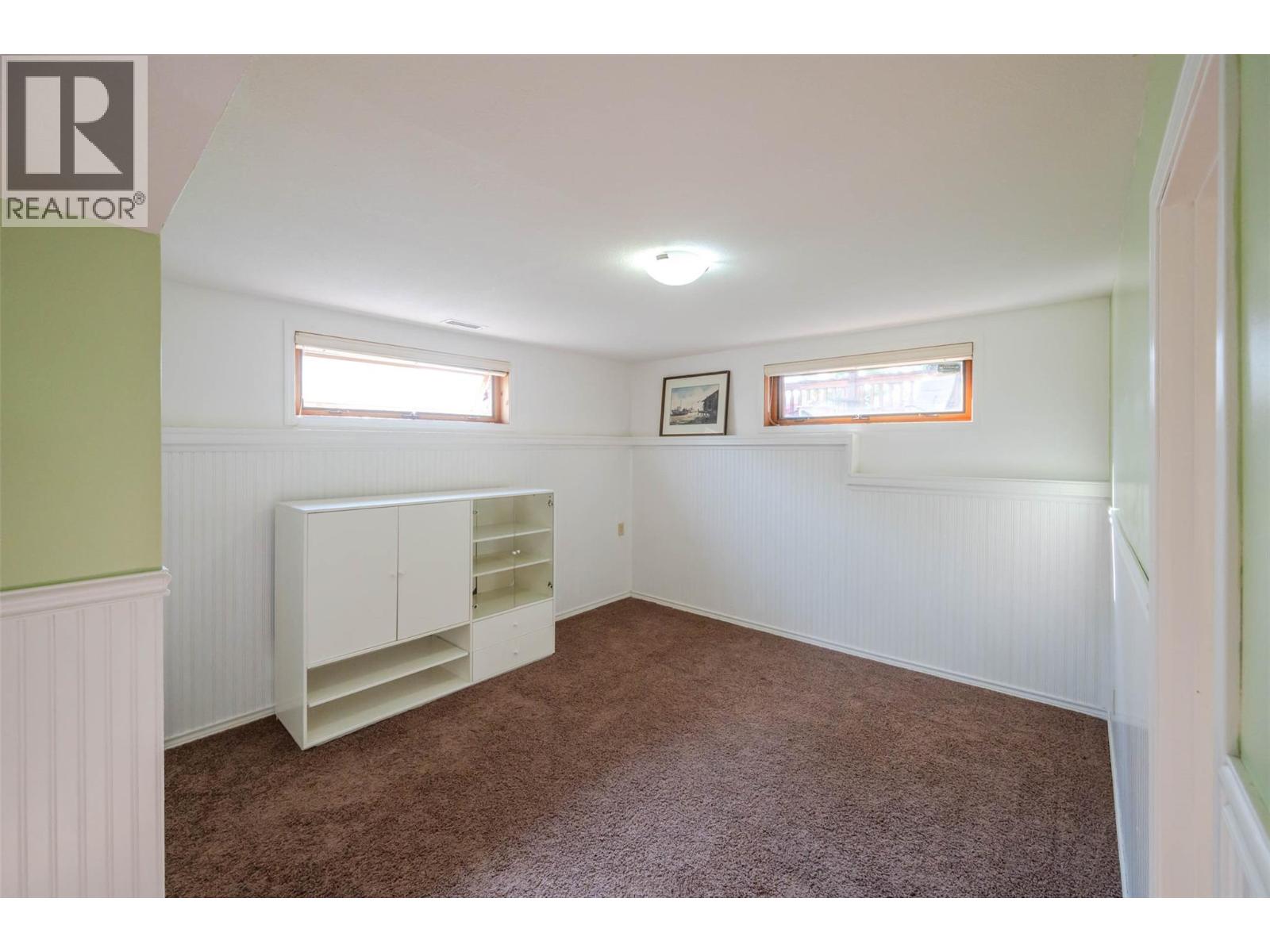 975 Heron Court, Oliver
