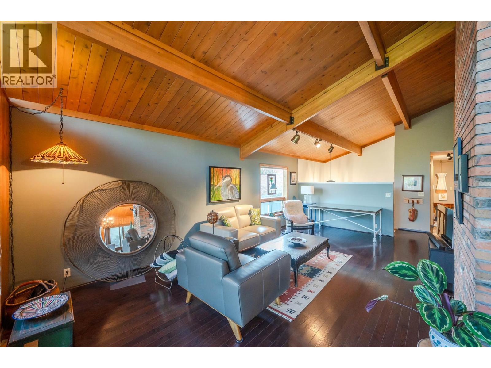 975 Heron Court, Oliver