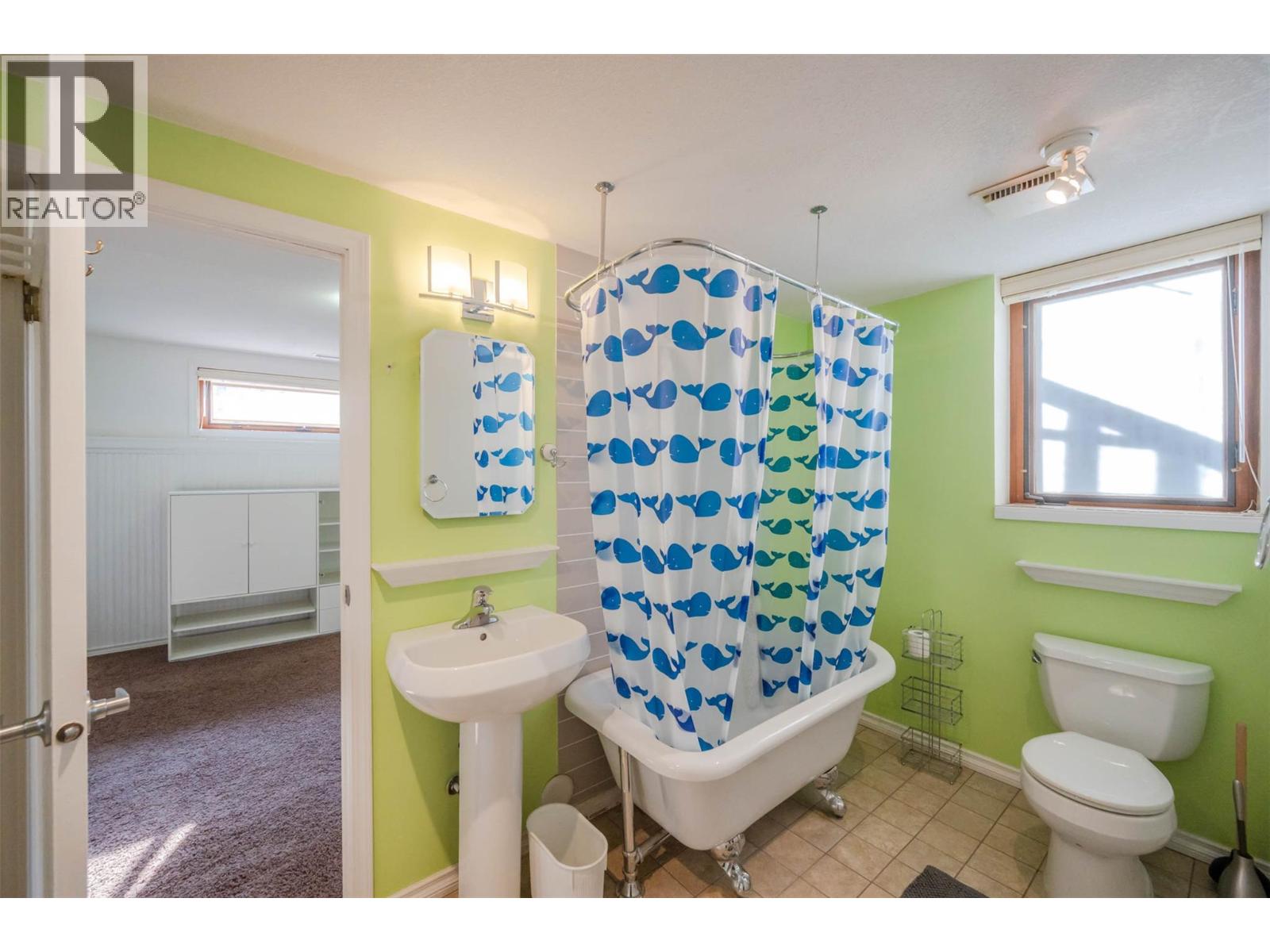 975 Heron Court, Oliver