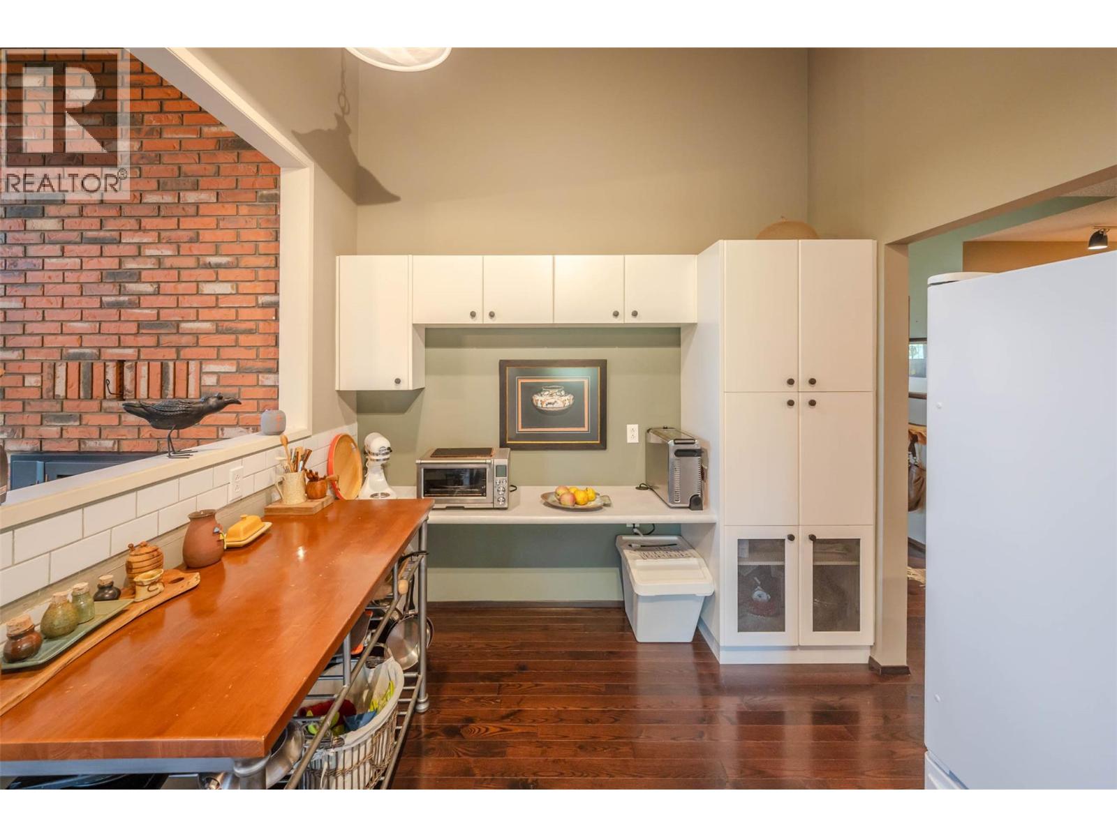 975 Heron Court, Oliver