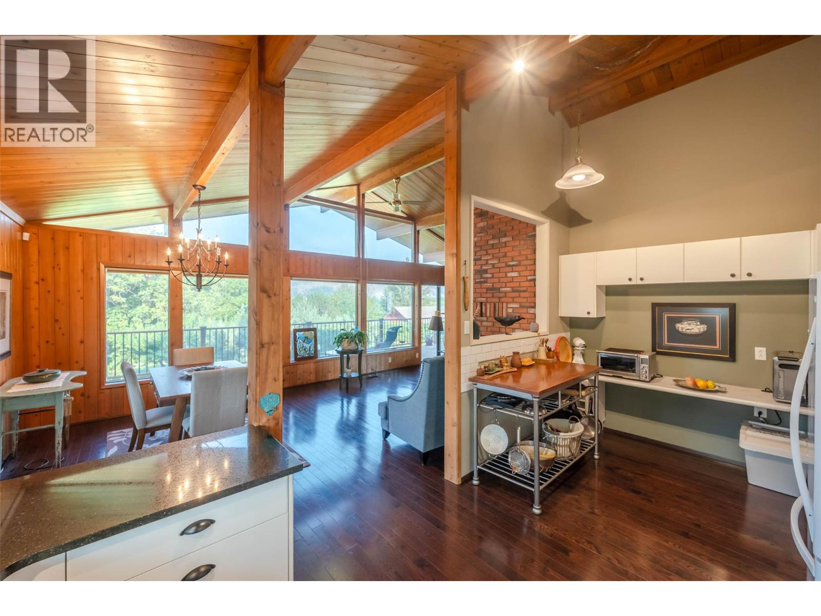 975 Heron Court, Oliver
