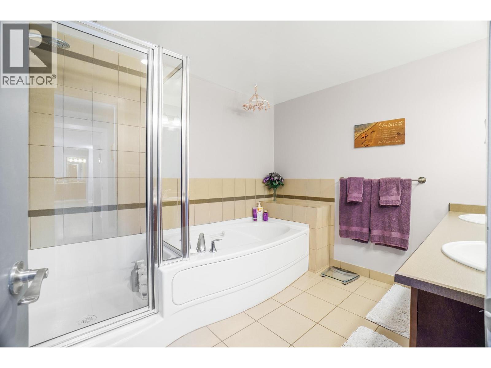 1203 1160 Bernard Avenue, Kelowna