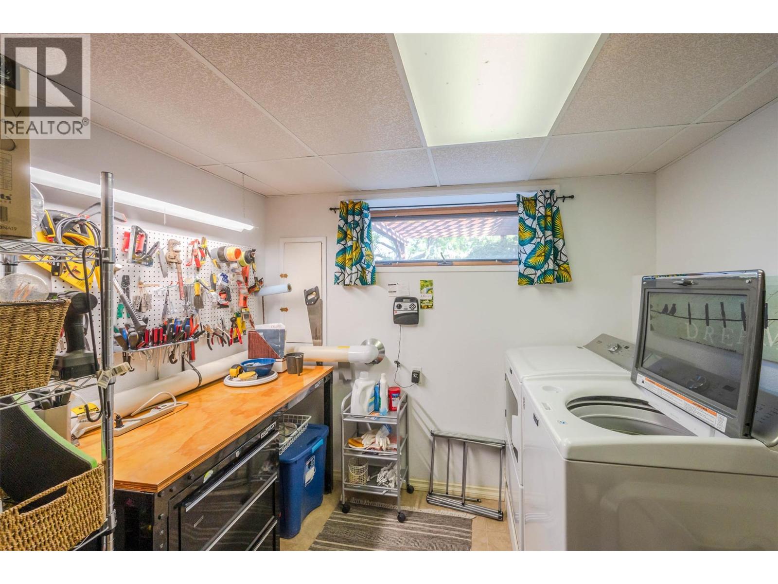 975 Heron Court, Oliver