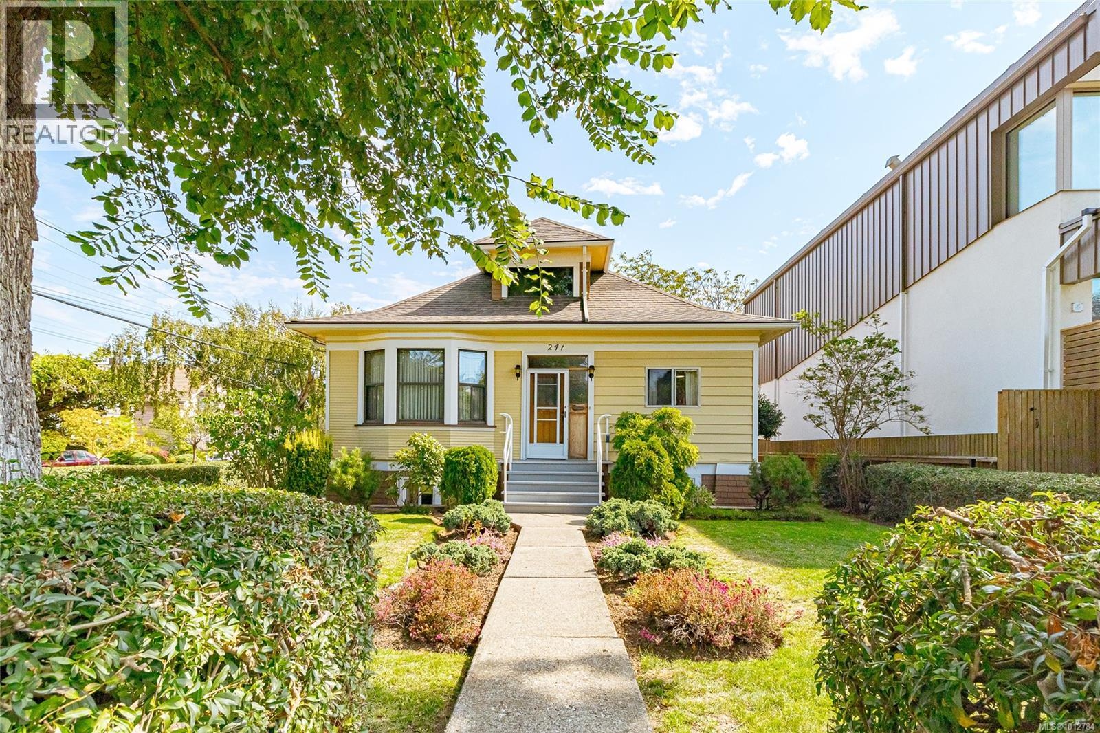 241 Montreal St, Victoria