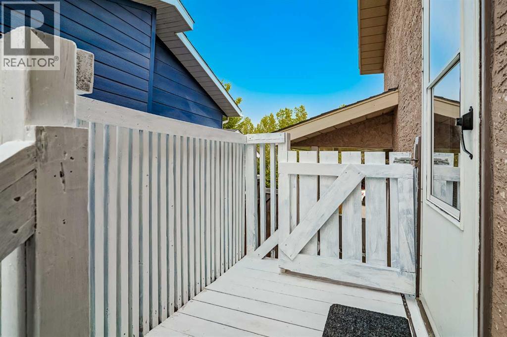 Single Family House Bi-level for Sale in  Shawinigan Rise SW Shawnessy Calgary 