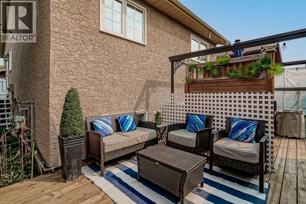 Single Family House Bi-level for Sale in  Shawinigan Rise SW Shawnessy Calgary 
