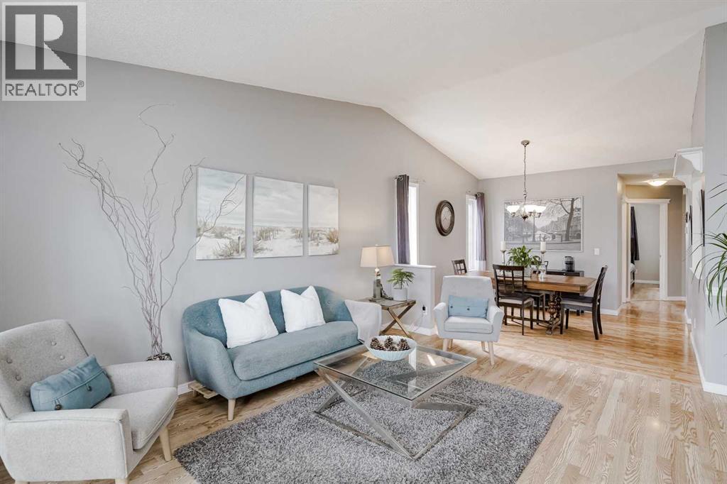 Single Family House Bi-level for Sale in  Shawinigan Rise SW Shawnessy Calgary 
