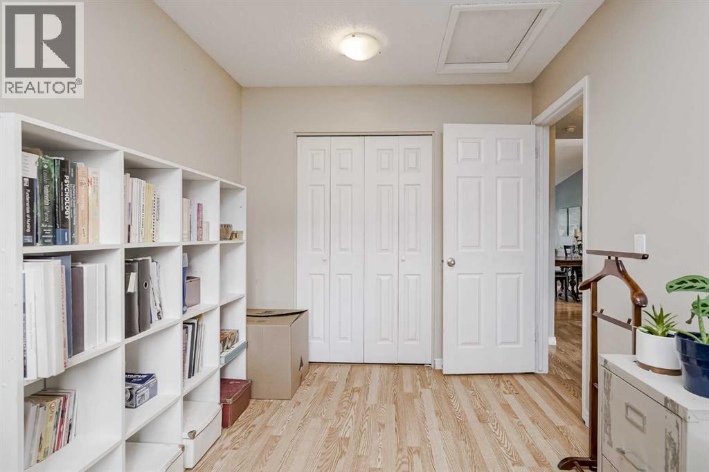 Single Family House Bi-level for Sale in  Shawinigan Rise SW Shawnessy Calgary 
