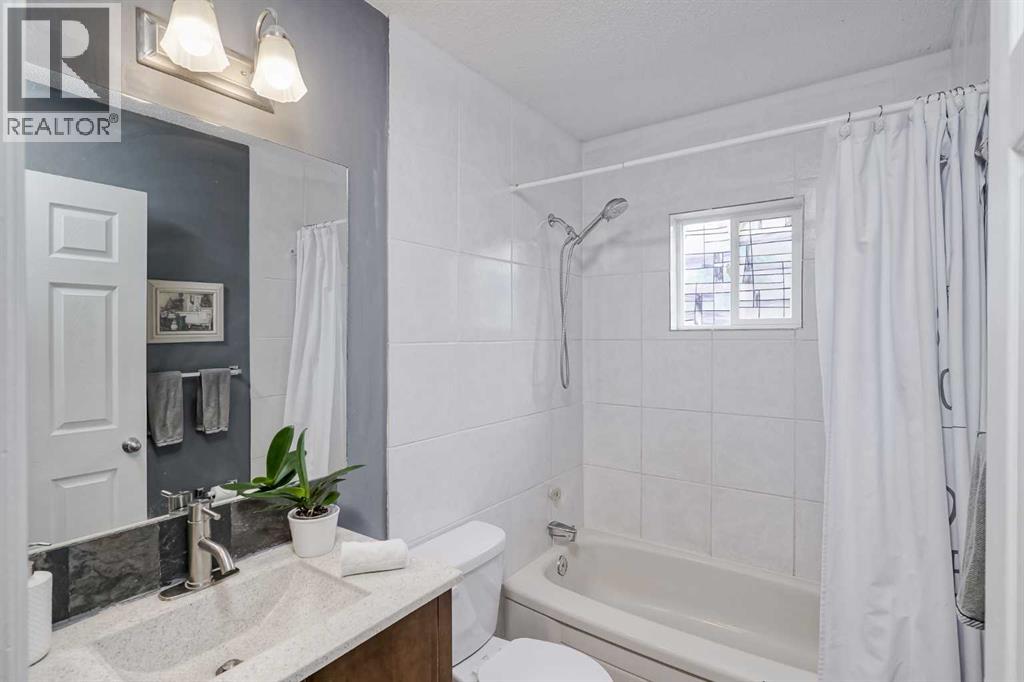 Single Family House Bi-level for Sale in  Shawinigan Rise SW Shawnessy Calgary 