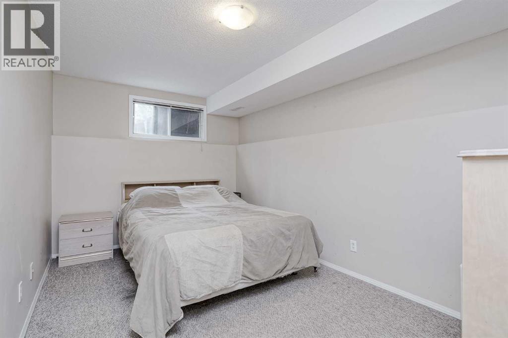 Single Family House Bi-level for Sale in  Shawinigan Rise SW Shawnessy Calgary 