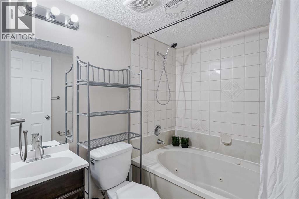 Single Family House Bi-level for Sale in  Shawinigan Rise SW Shawnessy Calgary 
